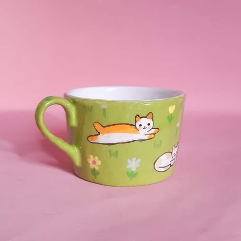 Pottery Painting Funny, Cat Pottery Painting, Pottery Painting Ideas Easy, Ceramic Plates Art, Pottery Painting Ideas, 2024 Art, Painted Coffee Mugs, Diy Pottery Painting, Funny Paintings