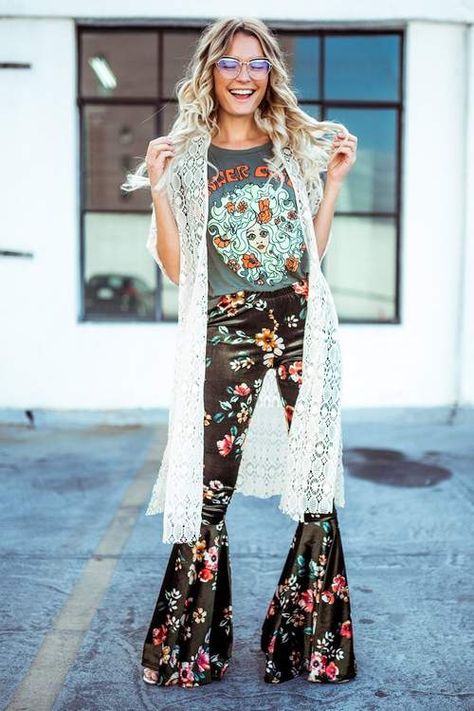 White Lace Cardigan Kimono - White Lace Cardigan Kimono, white kimono 1 Lace Vest Outfit, Environmental Fashion, Pinterest Wardrobe, Moda Hippie, Hippie Clothing, Ibiza Outfits, 70s Inspired Fashion, Estilo Hippie, Lace Vest