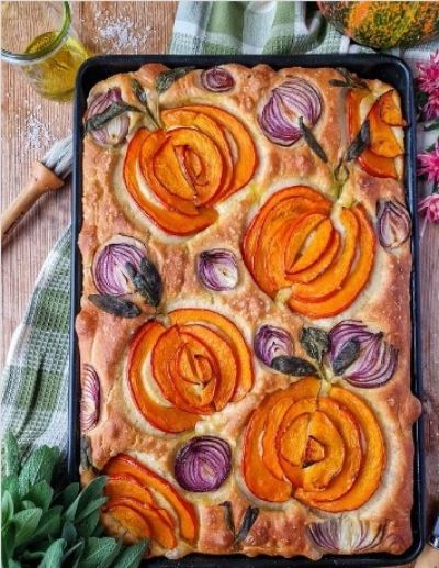 Focaccia Painting, Foccacia Bread Pretty, Thanksgiving Focaccia Bread Art, Turkey Focaccia Art, Thanksgiving Foccia Bread Art, Fall Foccia Bread, Food Art Thanksgiving, Fall Focaccia Bread Art, Foccacia Bread Halloween