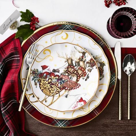 Williams Sonoma Christmas Table, Christmas Dishes Dinnerware, Christmas Dinner Table Ideas, Hristmas Decorations, Christmas Salad Plates, Christmas Dinnerware Sets, Christmas Tables, Christmas Dinner Plates, Holiday China