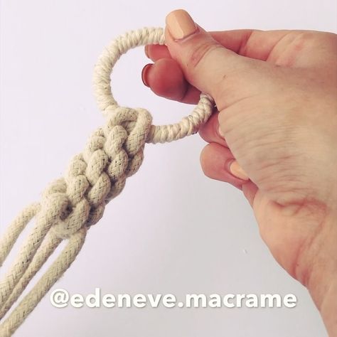 9,980 Likes, 81 Comments - EdenEve Macramé (@edeneve.macrame) on Instagram: “✨➰HOW TO TIE A CHINESE CROWN KNOT ➰✨ The Chinese Crown Knot is a decorative knot, and a great…” Chinese Crown, Crown Knot, Tutorial Macramé, Decorative Knots, Macrame Hanging Planter, Macrame Knots Tutorial, Paracord Knots, Macrame Supplies, Macrame Knots Pattern