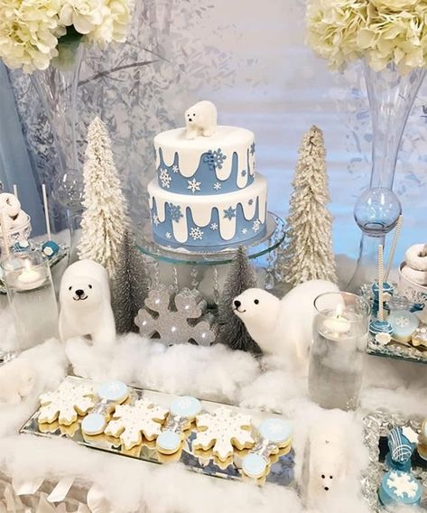 20 Creative Ideas for a Winter Wonderland Baby Shower Winter Wonderland Baby Shower Boy, December Baby Shower Ideas, January Baby Shower, Polar Bear Baby Shower, Winter Wonderland-party, Winter Baby Shower Decorations, Winter Baby Shower Themes, Winter Shower, Winter Wonderland Birthday