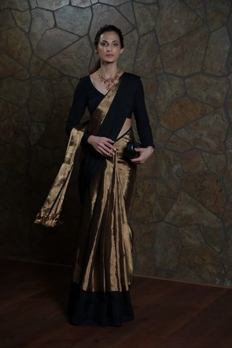 Golden Black Saree, Black Kanjeevaram Sarees, Black And Golden Saree, Bell Sleeve Blouse Design, Black Silk Saree, Draping Saree, Saree Outfits, Shilpa Reddy, Brocade Blouse Designs