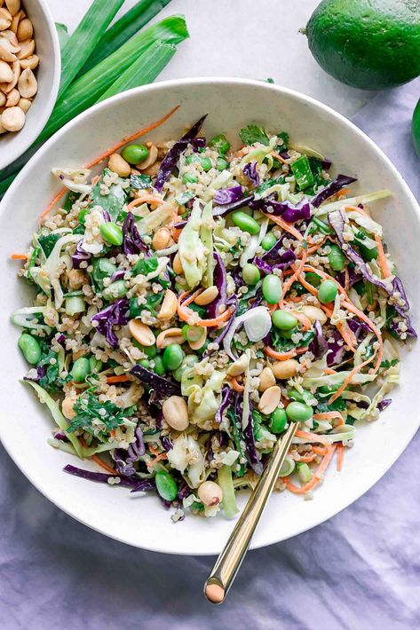 Quinoa Cabbage Crunch Salad Cabbage Crunch Salad, Quinoa Edamame, Salad Meals, Crunch Salad, Sweet Potato Kale, Meat Free Monday, Filled Pasta, Rice Bowls Recipes, Summer Eating