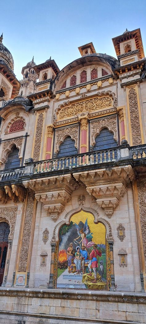 The majestic beauty owned by the Gaikwad dynasty, Pride of Vadodara! #LVP #baroda #vadodara #palace #architecture #gaikwads #photography #ancient #indianarchitecture #shotonsamsunggalaxya53 Lakshmi Vilas Palace Vadodara, Ancient India Architecture, Vadodara City, Aesthetic Cities, Elven City, India Palace, Step Well, Chola Dynasty, Palace Architecture