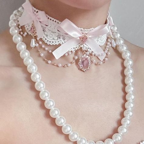 rosuraie. 🌷 on Instagram: "birthday weekend 🎀🥂 ft. me and my raeliana choker! ˚₊‧꒰ა ♡ ໒꒱ ‧₊˚ i hope you all have a nice weekend, so far mine has been great~!! 🐰♡♡ ♡ ♡ ♡ ♡ 🏷️🎀 #pink #pinkpinkpink #pinkfeed #pinkaesthetic #pinkcore #girlyaesthetic #coquette #coquetteaesthetic #cottegecore #angelcore #dollette #dolletteaesthetic #royalcore #girlythings #coquettecore #princesscore #romanticstyle #jewelry #girlygirl #necklace #earrings #flowers #floral #ribbon #bows #lace #choker #lacechoker #jewelrydesigner coquette, dollette, dolly, romantic, cottegecore, vintage, royalcore, princess, pink, aesthetic, jewelry" Princesscore Accessories, Dollette Aesthetic Pink, Coquette Accessories Aesthetic, Princesscore Jewelry, Coquette Jewelry Aesthetic, Angelcore Jewelry, Princess Pink Aesthetic, Pink Aesthetic Jewelry, Pink Angelcore