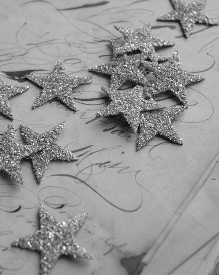 Grey Christmas Aesthetic, Silver Christmas Aesthetic, Iphone Screen Savers, Stargirl Interlude, Grey Christmas, Gray Aesthetic, Iphone Screen, Silver Christmas, British Royalty