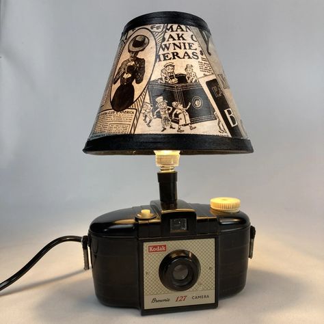 Vintage Recycled and Repurposed Kodak English Brownie 127 Retro Accent Lamp - Etsy Interesting Lamp, Interesting Lamps, Vintage Eclectic Home, Recycled Lamp, Unusual Lamps, Camera Lamp, Antique Cameras, Accent Lamps, Diy Shades