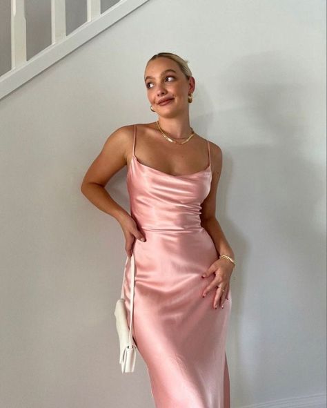 Aesthetic Formal Dresses, Dress Classy Aesthetic, Satin Dress Aesthetic, Silk Dresses Outfit, Silk Prom Dress, Pink Satin Dress, Pink Silk Dress, Classy Prom Dresses, Prom Dress Inspiration