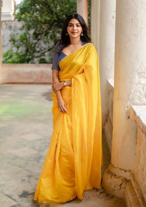 Lakshmi Sarees, Raw Mango Sarees, Aishwarya Lekshmi, Simple Saree Designs, Saree Poses, Indian Saree Blouse, Indian Saree Blouses Designs, Glam Photoshoot, Simple Sarees