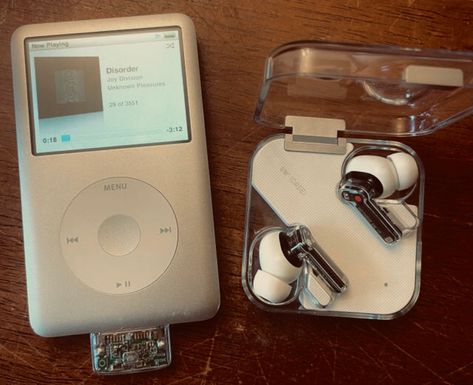 ipo, classic, apple, clear ipod, 5th generation Custom Ipod Classic, Cybertech Aesthetic, Ipod Classic Aesthetic, Ipod Aesthetics, Edc Bag, Tech Aesthetic, I Pod, Ipod Classic, Retro Gadgets