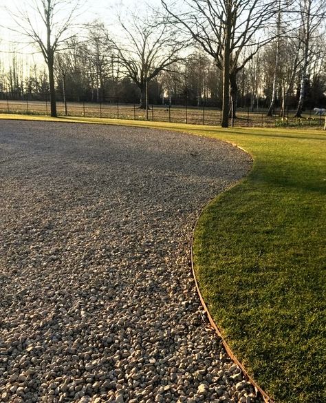 Paved Driveway Edging, Metal Path Edging, Gravel Driveway Edging, Pathway Design, Grass Land, Metal Garden Edging, Steel Garden Edging, Driveway Edging, Driveway Entrance Landscaping