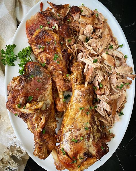 Slow Cooker Turkey Legs + VIDEO Turkey Slow Cooker, Turkey Drumstick Recipe, Slow Cook Turkey, Rotisserie Turkey, Roasted Turkey Legs, Turkey Leg Recipes, Turkey Crockpot Recipes, Turkey Drumsticks, Legs Video