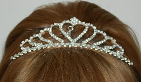 Sugar Brick Road Tiara Tiara Outfit Casual, Pretty Princess Aesthetic, Dainty Tiara, Tiara Aesthetic, Girly Icon, Small Tiara, Mini Tiara, Rich Baddie, Princess Era