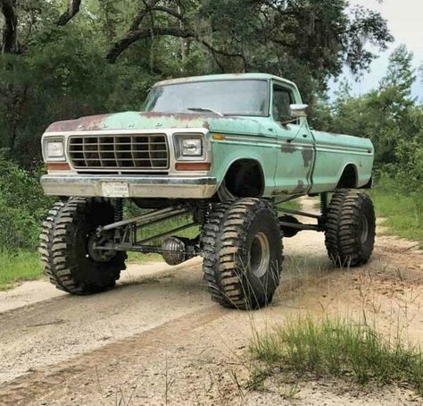 Old Lifted Trucks Dodge Rams, Lifted Old Trucks, Lifted Dentside Ford, 1979 Ford Truck, Big Ford Trucks, American Pickup Trucks, Country Trucks, Hot Trucks, Trucks Lifted Diesel