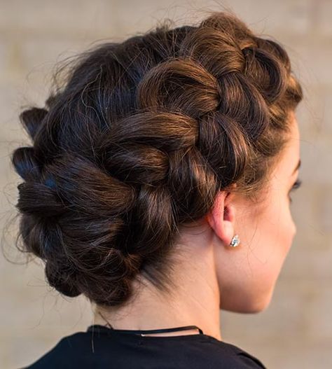 20 Beautiful Crown Braid Hairstyles Borgia Aesthetic, Crown Braid Hairstyles, Xv Hair, Inspiring Hairstyles, Braided Crown Hairstyles, Quick Braided Hairstyles, Halo Hair, Elegant Hair, Hallway Storage