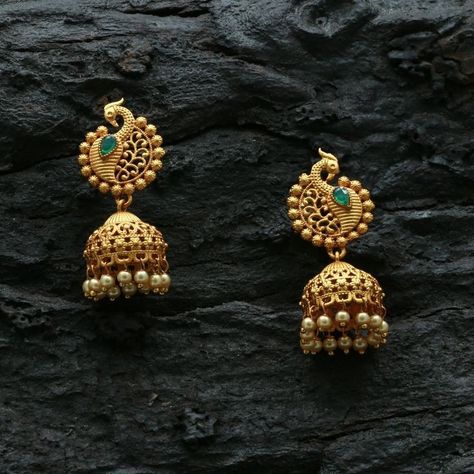 Small Earrings Gold, Temple Jewellery Earrings, Gold Earrings Indian, Gold Jewels Design, New Gold Jewellery Designs, Gold Earrings Models, Antique Gold Jewelry Indian, Gold Earrings Wedding, Gold Bridal Jewellery Sets