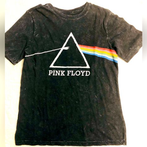 Nwot Youth’s Pink Floyd Size 10-12 Vintage Pink Floyd Tshirt, Pink Floyd Tshirts, Pink Floyd Poster, Pink Floyd Shirt, Pink Floyd T Shirt, Music Tees, Pink Floyd, Vintage Pink, Kids Shirts