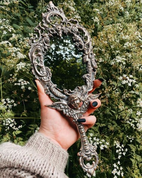 Mirror Scrying, Oddities And Curiosities, Gothic Mirror, Fantasy Witch, Magic Hands, Romantic Fantasy, Angel Aesthetic, Magic Mirror, Gothic Aesthetic