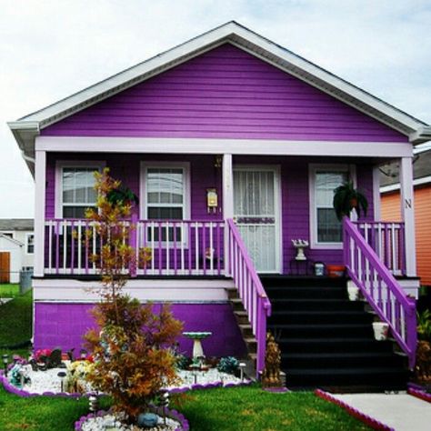 Purple Pages, Purple House, Home Paint Color, Exterior Paint Color, Purple Home, Cute House, All Things Purple, Pink Houses, Exterior House Colors