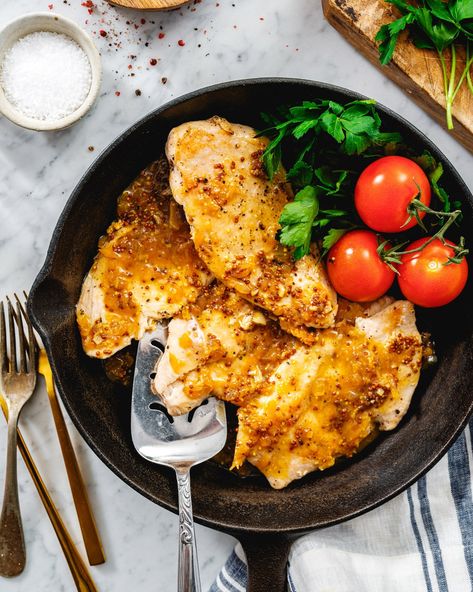 It's surprisingly simple to make chicken paillard at home that tastes like it's straight out of a French bistro! It comes out tender and bathed in a tangy, savory pan sauce—the perfect dish for easy weeknight dinners or impressing friends. #chickenrecipe #chicken #chickendinner #chickenpaillard #easydinner #easydinnerideas #dinnerrecipe #easydinnerrecipe Chicken Paillard, Winter Salad Recipes, Pan Sauce, Vegan Salad Recipes, Best Vegetarian Recipes, Fall Dinner Recipes, Best Gluten Free Recipes, Pasta Dinners, Vegetarian Appetizers