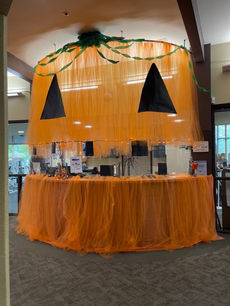 Halloween Office Ideas Decor, Halloween Decorations Workplace, Hospital Fall Decorations, Reception Desk Halloween Decorations, Halloween Decorations At School, Halloween Office Events, Halloween Decoration Ideas For Office, Dr Office Halloween Decorations, Pediatric Office Halloween Decorations