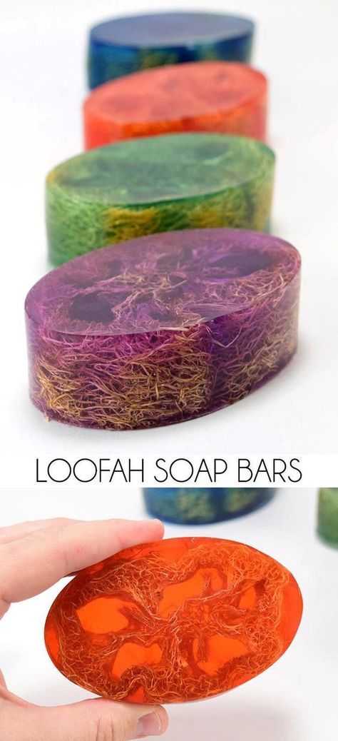 These Loofah Soap Bars make perfect homemade gifts! (Unless you keep them for yourself!) #gift #DIY #beauty Savon Diy, Săpunuri Handmade, Loofah Soap, Homemade Soap Recipes, Homemade Bath Products, Gift Diy, Diy Body, Soap Bars, Soap Recipes