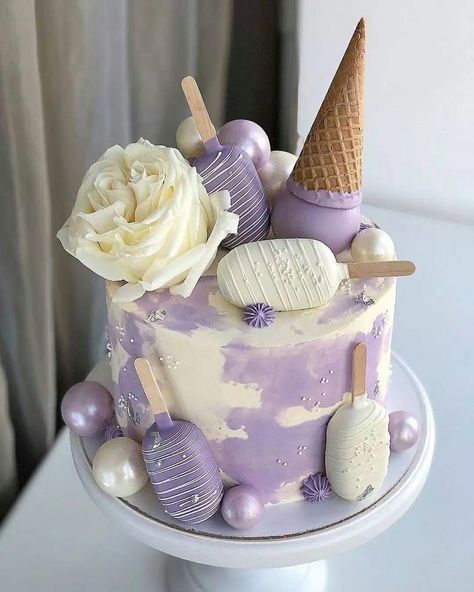 Modern Birthday Cakes, 14th Birthday Cakes, Purple Cakes Birthday, Teen Cakes, Candy Birthday Cakes, Purple Cake, Birthday Cakes For Teens, Unique Birthday Cakes, Purple Cakes