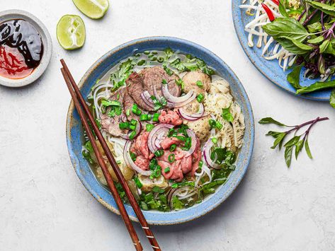 Vietnamese Beef, Pho Recipe, Noodle Soup Recipe, Recipe Beef, Beef Noodle Soup, Spicy Beef, Beef And Rice, Noodle Soup Recipes, Winter Soups