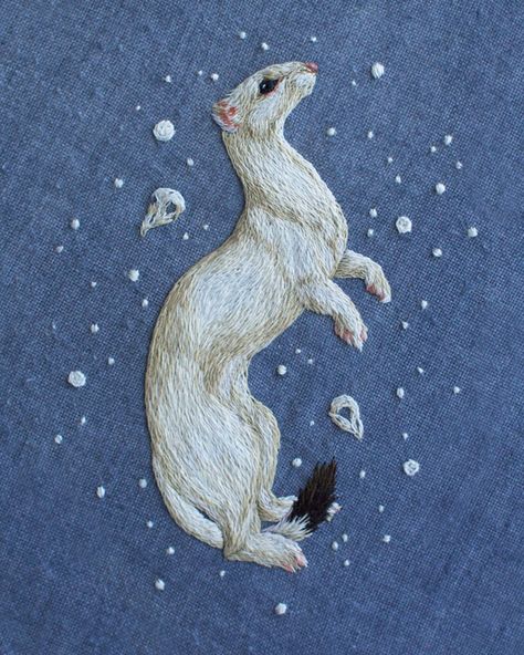 Pointillist Painting, Chloe Giordano, Deer Embroidery, Miniature Embroidery, Thread Painting, Animal Embroidery, Crewel Embroidery, Embroidery Needles, Art Textile