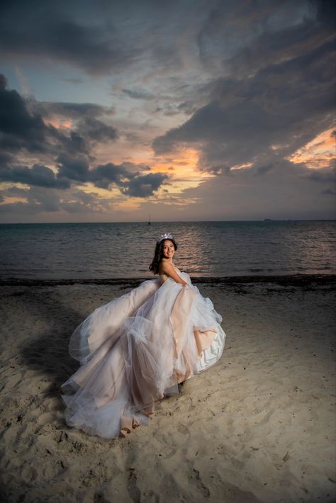 Water Quince Photoshoot, Paris Quince Photoshoot, Quince Beach Pictures, Sunset Quince Pictures, Castle Quince Pictures, 15s Pictures Ideas, Casual Quince Photoshoot Ideas, Beach Quince Photoshoot, Places To Take Quinceanera Pictures