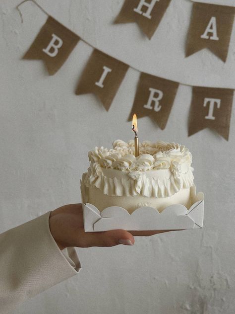 Beige Aesthetic, Birthday Photoshoot, Modern Vintage, Birthday Cards, Birthday Cake, Cake, Birthday