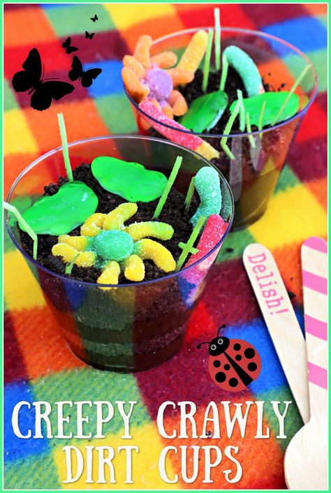 Dirt Cups are sweet and perfectly messy! A fun afternoon treat for Earth Day! Activities To Do At Home, Dirt Cups, Homemade Strawberry Sauce, Healty Dinner, Trifle Pudding, Heath Bars, Earth Day Crafts, Chocolate Sandwich, Strawberry Sauce