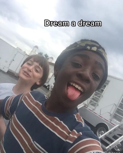 Will And Lucas, Millie And Noah, Lucas Stranger Things, Ending Story, Stranger Things Kids, Noah Schnapp, I Go Crazy, Stranger Things Meme, Going Crazy