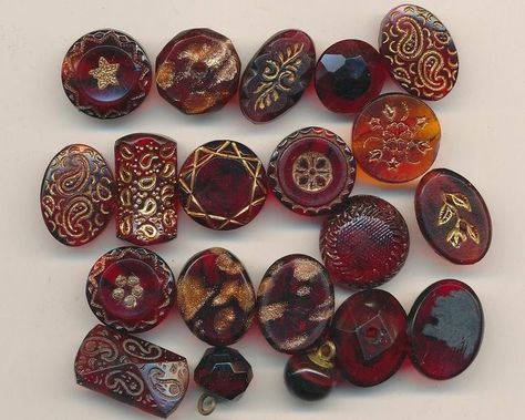 Victorian Glass Buttons Vintage Buttons Crafts, Peabody Museum, Button Collecting, Types Of Buttons, Antique Buttons, Button Art, Button Crafts, Glass Buttons, Sewing Tools