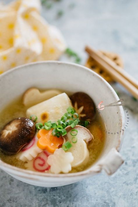 Ozoni is a traditional Japanese New Year's speciality food made from miso soup with vegetables and mochi (rice cakes). It's healthy and very delicious! #mochisoup #ozonirecipe #mochisouprecipe #ozonisouprecipe  #ozonikansai Ozoni Soup, Ozoni Recipe, Japanese Soups, Chef Taro, Soup With Vegetables, Japanese Diet, Japanese Soup, Easy Japanese Recipes, Japanese Street Food