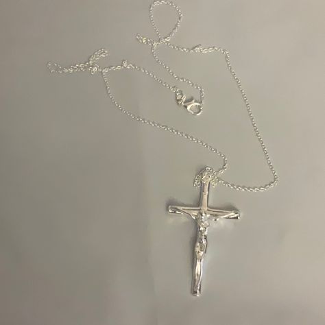 Cross Necklace Christian, Crucifix Necklace Aesthetic, Cross Silver Necklace, Silver Crucifix Necklace, Cross Chain Aesthetic, Silver Cross Necklace Aesthetic, Catholic Cross Necklace, Real Silver Necklace, Chains Aesthetic