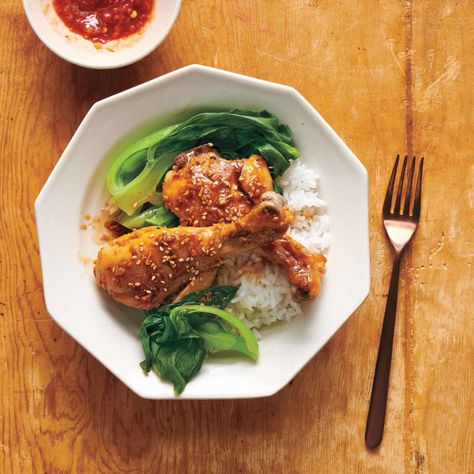 Enjoy a tasty and healthy recipe. Learn how to make Korean chicken drumsticks. Ww Meals, Korean Chicken, Drumstick Recipes, Chicken Drumstick Recipes, Turkey Dinner, Chicken Drumsticks, Ww Recipes, Sriracha, Weight Watchers Meals