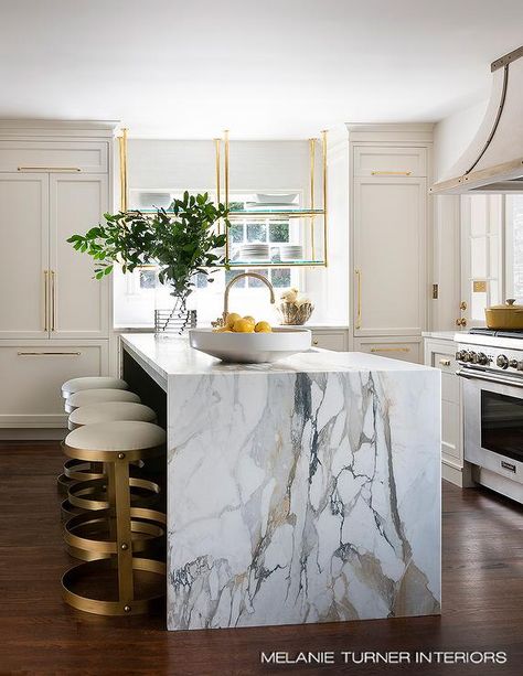 Marble Waterfall island with White and Gold Stools - Contemporary - Kitchen Tuscany Kitchen Ideas, Waterfall Island Kitchen, Waterfall Countertop, Villa Project, Waterfall Island, Farmhouse Kitchen Island, Beautiful Home Designs, Classic Kitchen, Marble Counter