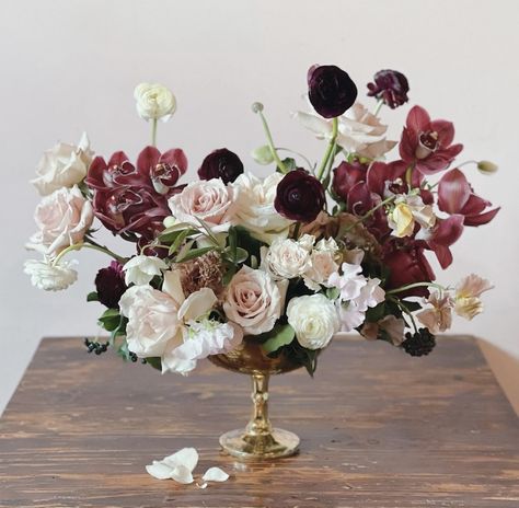 Dark Purple And Blush Wedding, Dark Academia Floral Arrangements, February Wedding Florals, Neutral Fall Wedding Flowers, Winter Arrangements Floral Design, Moody Centerpieces Wedding, Dark Flowers Wedding, Moody Burgundy Wedding, Dark Mauve Wedding