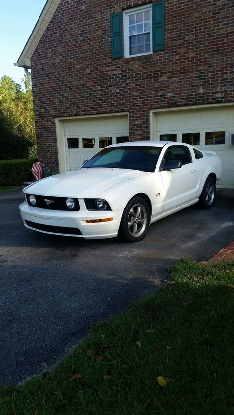 Nice Great 2005 Ford Mustang 2005 Mustang GT White/Black 2017 2018 Check more at http://24auto.cf/2017/great-2005-ford-mustang-2005-mustang-gt-whiteblack-2017-2018/ 2006 Ford Mustang Gt, 2009 Mustang Gt, White Mustang Gt, 2000s Mustang, 06 Mustang, 2011 Mustang Gt, Fort Mustang, 2006 Mustang Gt, 2008 Mustang