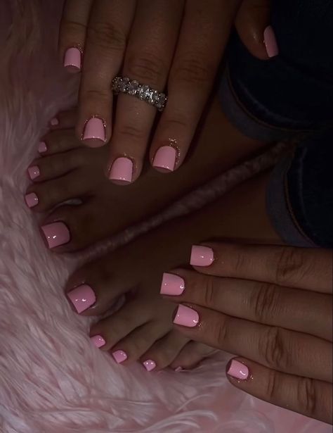 Nails And Feet Set Pink, Plain Pedicure Ideas, Bubblegum Pink Square Nails, Acrylic Full Set Nails, Classiest Nails, Hand And Toe Nails Matching, Real Nails Painted, Nails And Toes Set, Toes Ideas