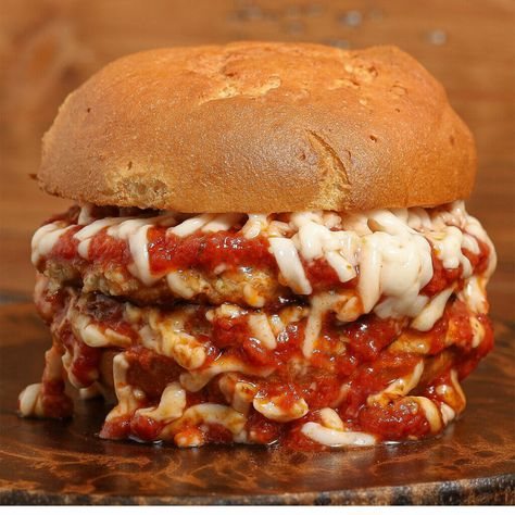 Dairy Free Chicken Parmesan, Tyson Chicken Patties, The Salty Cooker, Tyson Chicken, Easy Marinara Sauce, Gluten Free Dinner Easy, Smash Burgers, Chicken Burgers Recipe, Gluten Free Buns