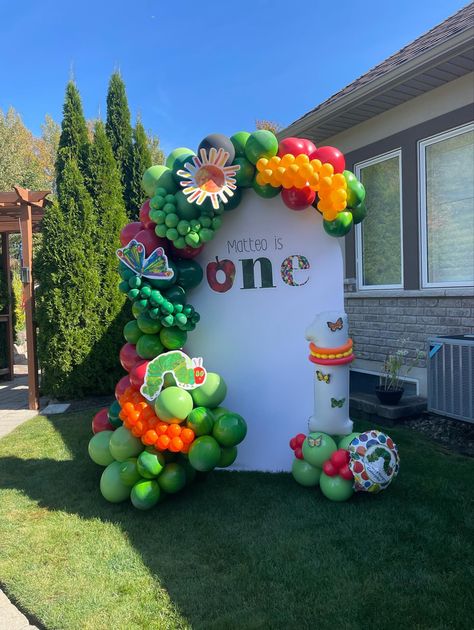 1st Birthday Hungry Caterpillar, Very Hungry Caterpillar Birthday Party Decorations, The Hungry Caterpillar Birthday Party, Hungry Caterpillar Balloon Garland, Hungry Hungry Caterpillar Birthday, One Very Hungry Caterpillar Birthday, Hungry Caterpillar Baby Shower Theme, Hungry Caterpillar Backdrop, Hungry Caterpillar Balloon Arch