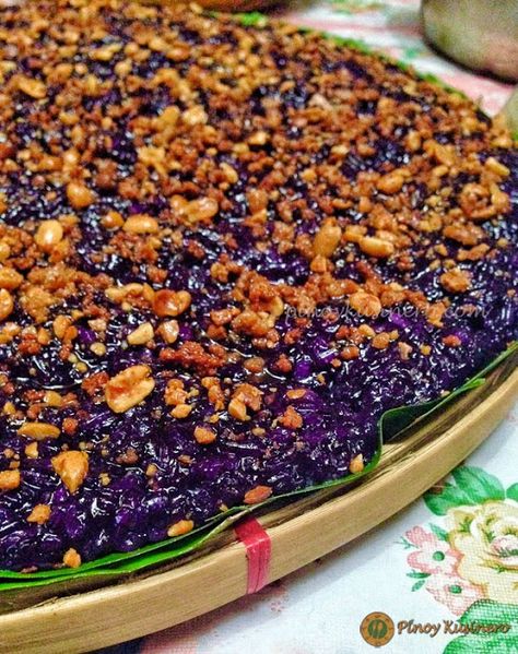 Biko na Pirurutong (Sweet Violet Rice Cake) Here is another variety of the ubiquitous Filipino kakanin (rice delicacy). Biko na Pirurutong is a sweet t... - Enz F - Google+ Ube Biko, Filipino Kakanin, Biko Recipe, Bibingka Recipe, Filipino Dessert Recipes, Philippine Cuisine, Pinoy Dessert, Ube Recipes, Filipino Food Dessert