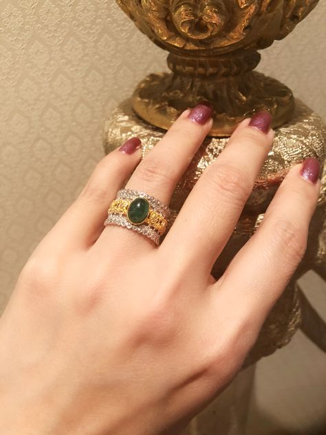 Vintage Emerald Cabochon Ring, Heavy Rings, Jay Dwarkadhish, Bridal Jewellery Earrings, Gold Finger Rings, Beautiful Bridal Jewelry, New Gold Jewellery Designs, Gold Earrings Models, Fancy Jewelry Necklace