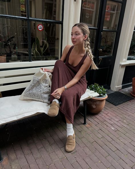 🤎🤎🤎 colour of the season! #femininestyle #femininefashion #florencestyle #florencefashion #florenceitaly #autumnoutfitideas girl amsterdam fashion style long chocolate clour dress birkenstock shoes feminine femininity Shoes Feminine, Florence Fashion, Amsterdam Fashion, Birkenstock Shoes, Florence Italy, Feminine Style, Birkenstock, Amsterdam, Fall Outfits