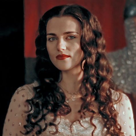 Morgana Merlin Aesthetic, Katie Mcgrath Icon, Morgana Pendragon Aesthetic, Queen Morgana, Pendragon Aesthetic, Morgana Pendragon Icon, Morgana Cosplay, Morgana Merlin, Bellatrix Black