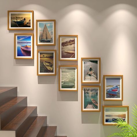 Stairway Picture Wall, Stairs Wall Decor Ideas, Stairs Wall Decor, Staircase Wall Design, Decorating Stairway Walls, Stair Wall Decor, Staircase Pictures, Staircase Decor Ideas, Gallery Wall Staircase