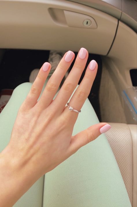 Short Square Neutral Nails, Bride Nails Pink, Simple Painted Nails, Short Shellac Nails Summer, Shellac Nails Ideas, Light Pink Manicure, Shellac On Natural Nails, Cnd Shellac Pink, Shellac Nail Ideas